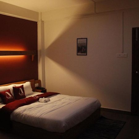 Aisha Guest House Bed & Breakfast チェラプンジ エクステリア 写真