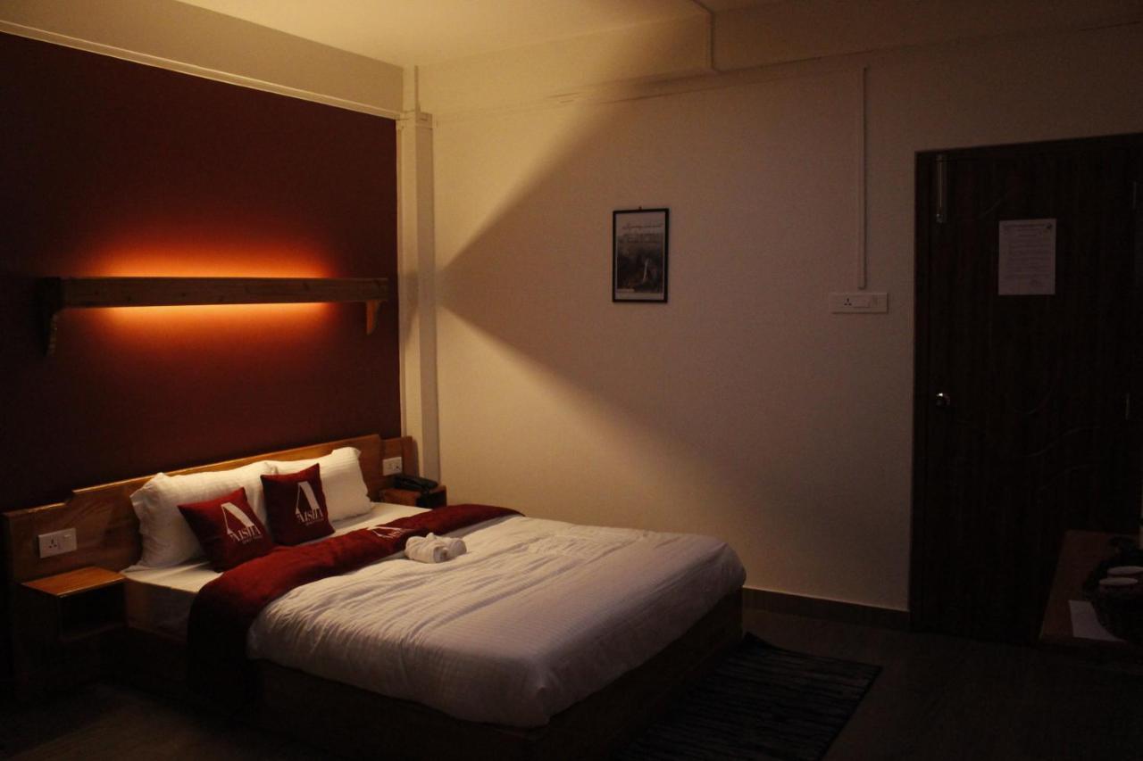 Aisha Guest House Bed & Breakfast チェラプンジ エクステリア 写真